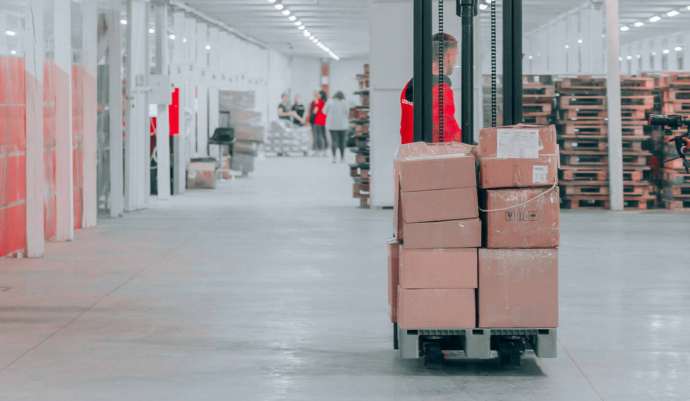 image-bloc-texte-image-entrepot-logistique-page-a-propos-filiere-transport-union-tlf.jpg